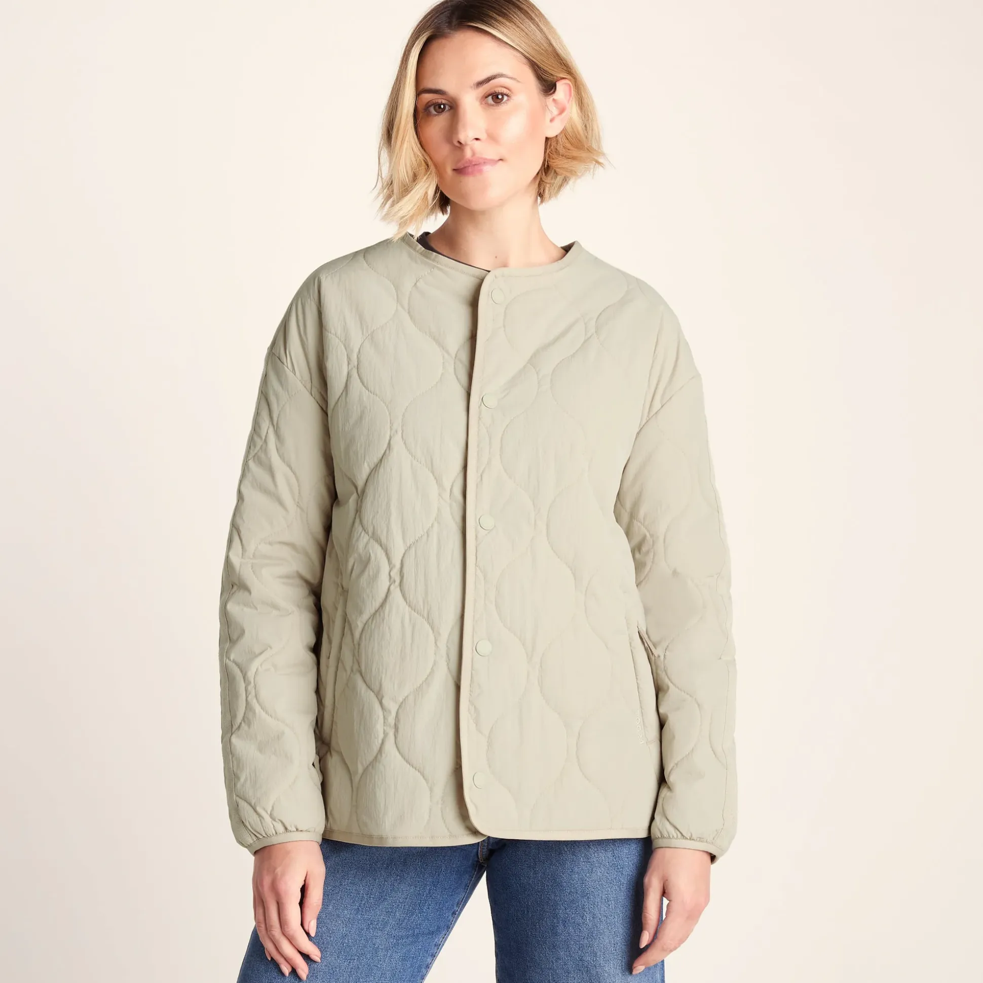 Cleadon Womens Relaxed Fit Shower Resistant Lightweight Insulated Jacket - Cool Beige