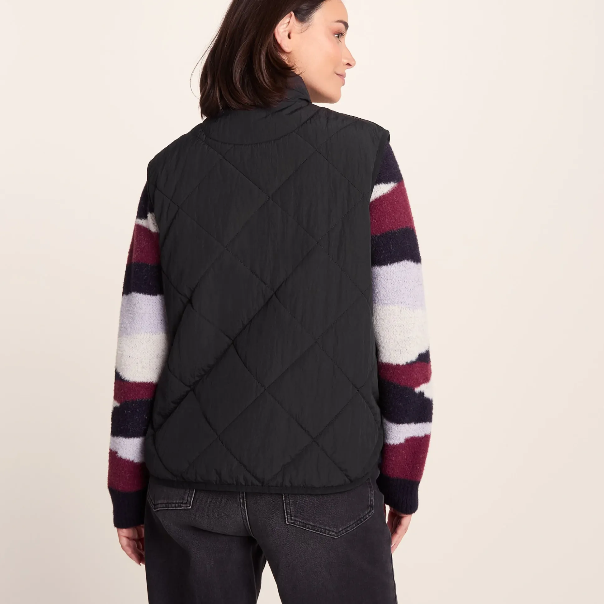 Juni Womens Relaxed Fit Shower Resistant Insulated Gilet - Black