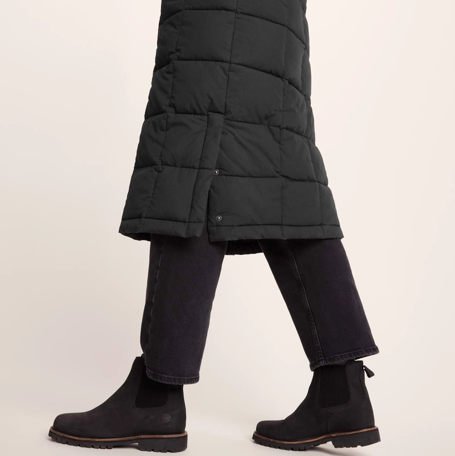 Saga Womens Long Shower Resistant Insulated Jacket - Black
