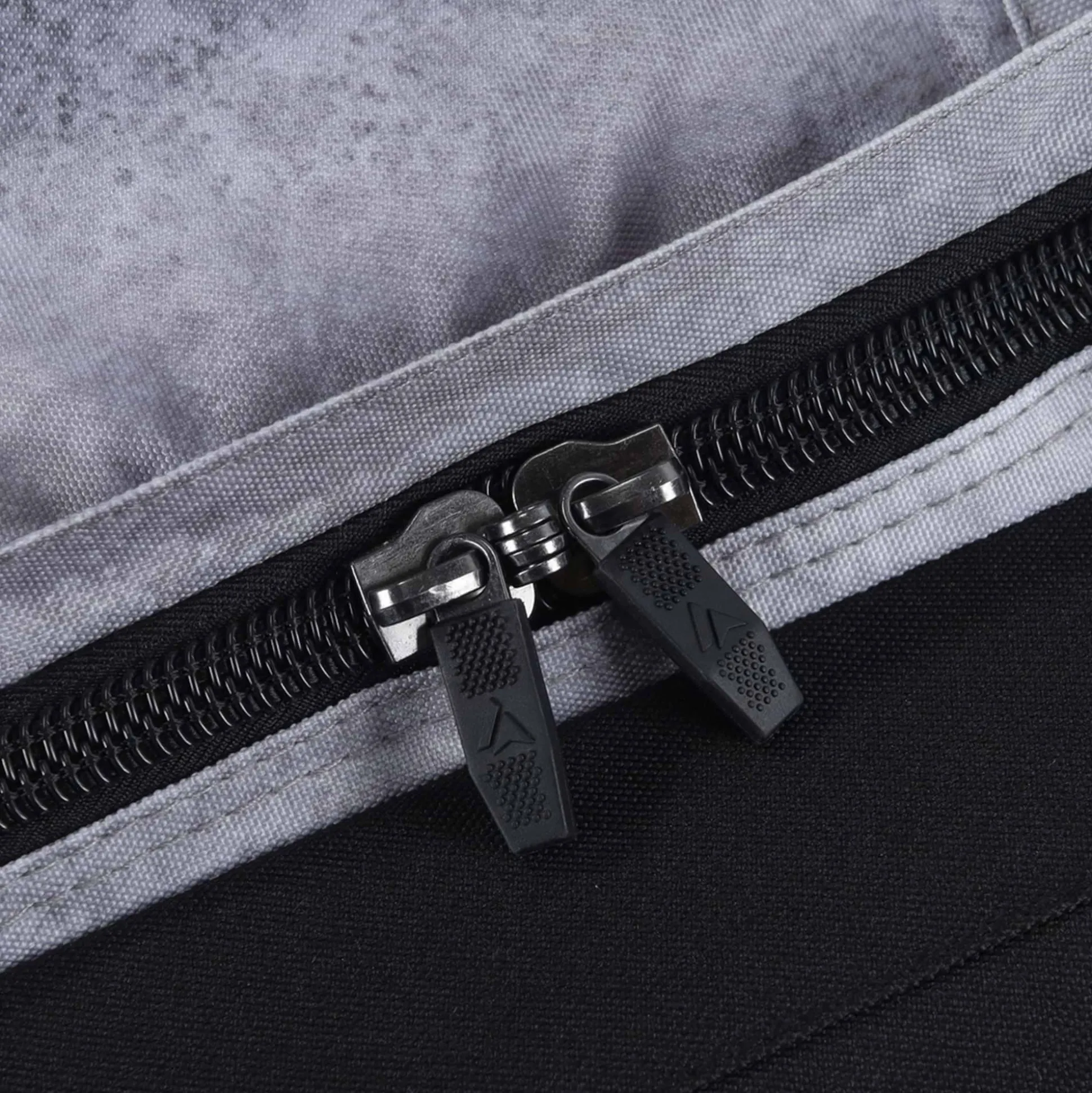 Surfanic Maxim 3.0 70L Roller Bag - Grey