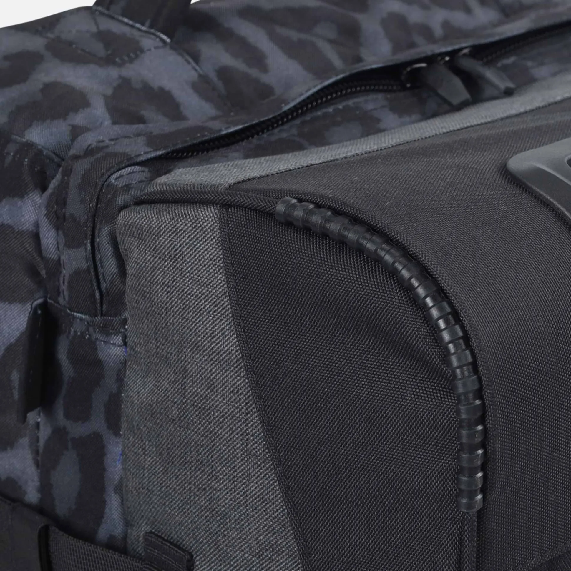 Surfanic Maxim 3.0 70L Roller Bag - Jet Black