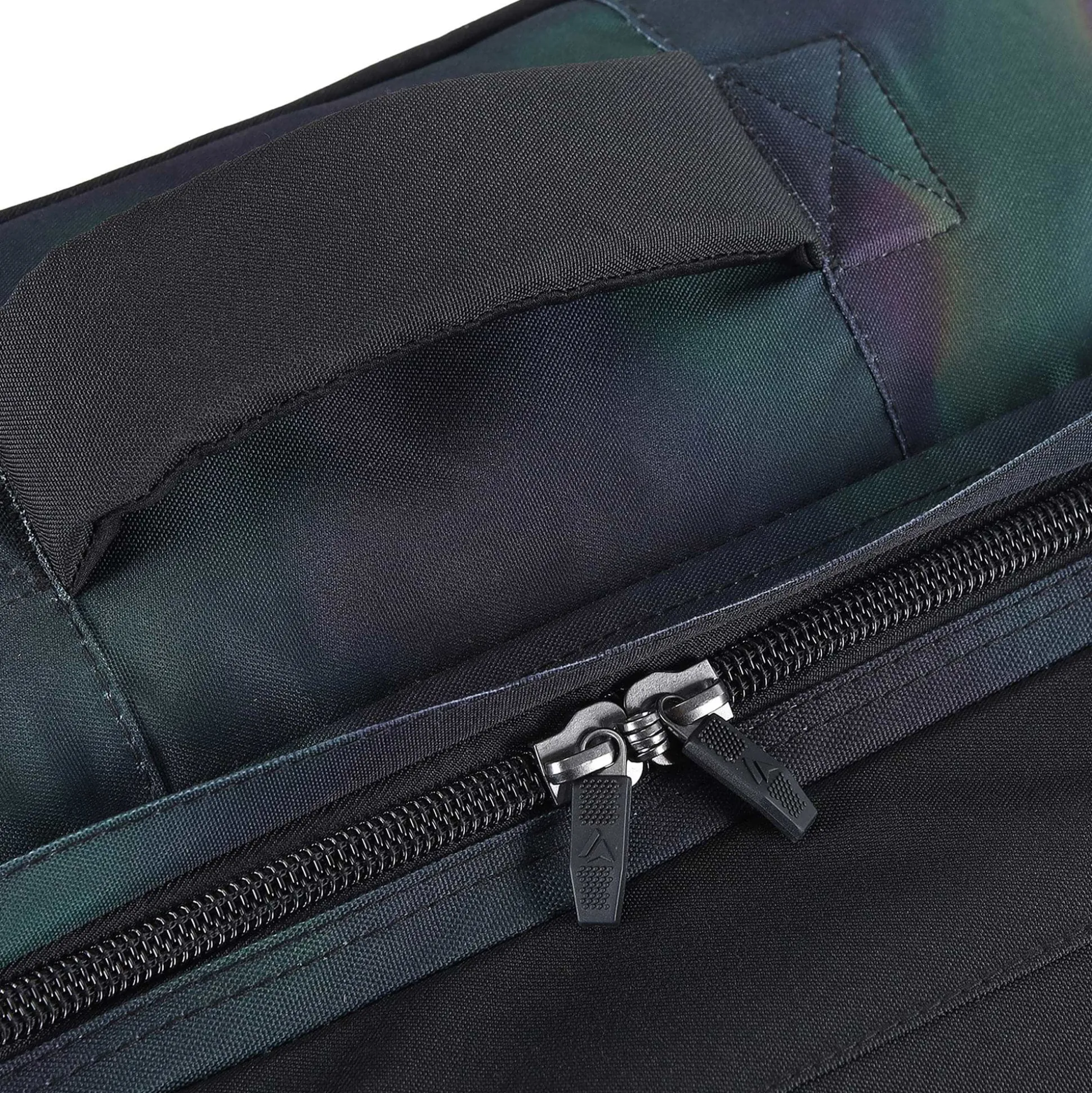 Surfanic Maxim 3.0 70L Roller Bag - Thermo Camo