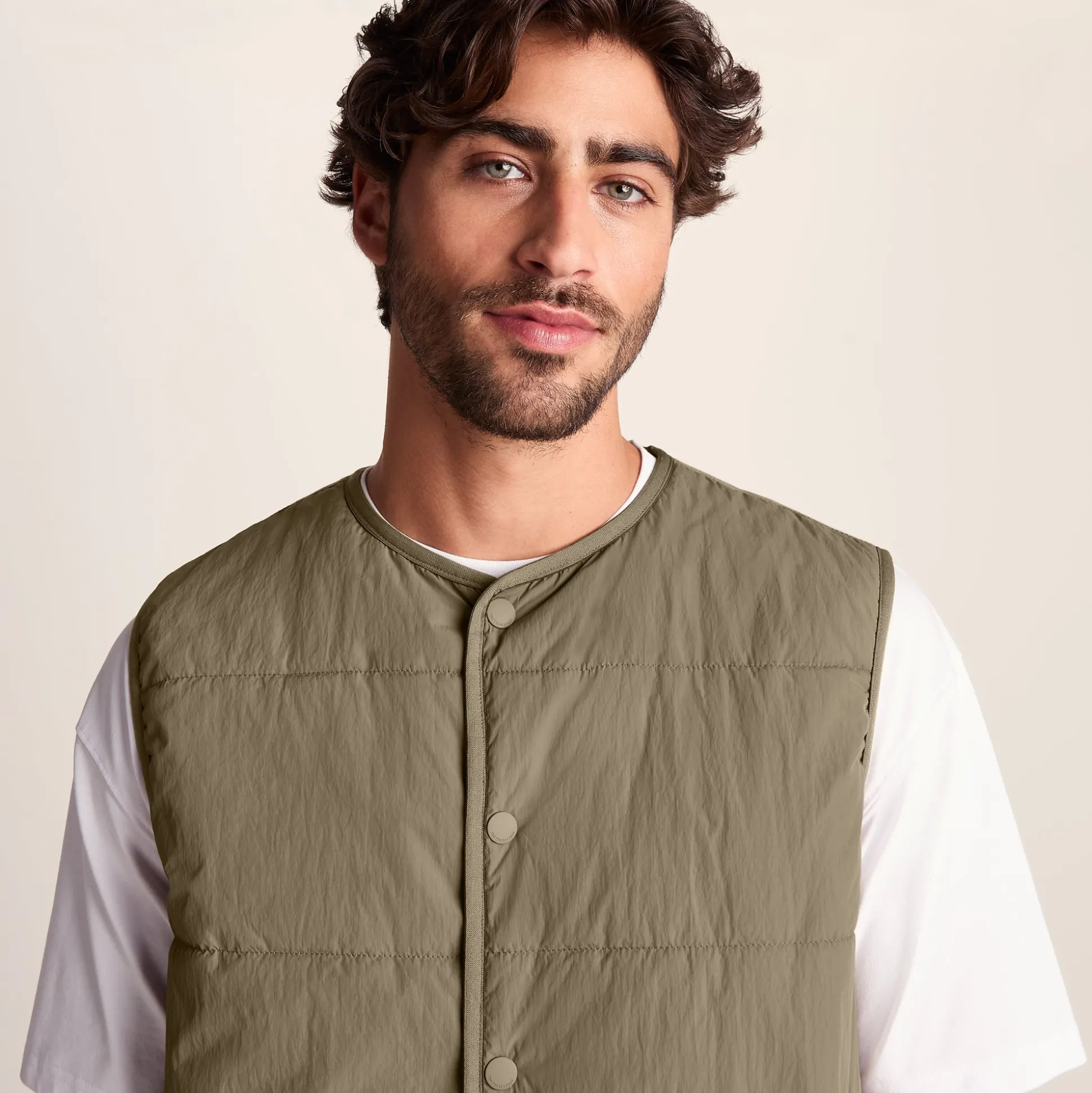 Sutterby Mens Shower Resistant Insulated Gilet - Mushroom