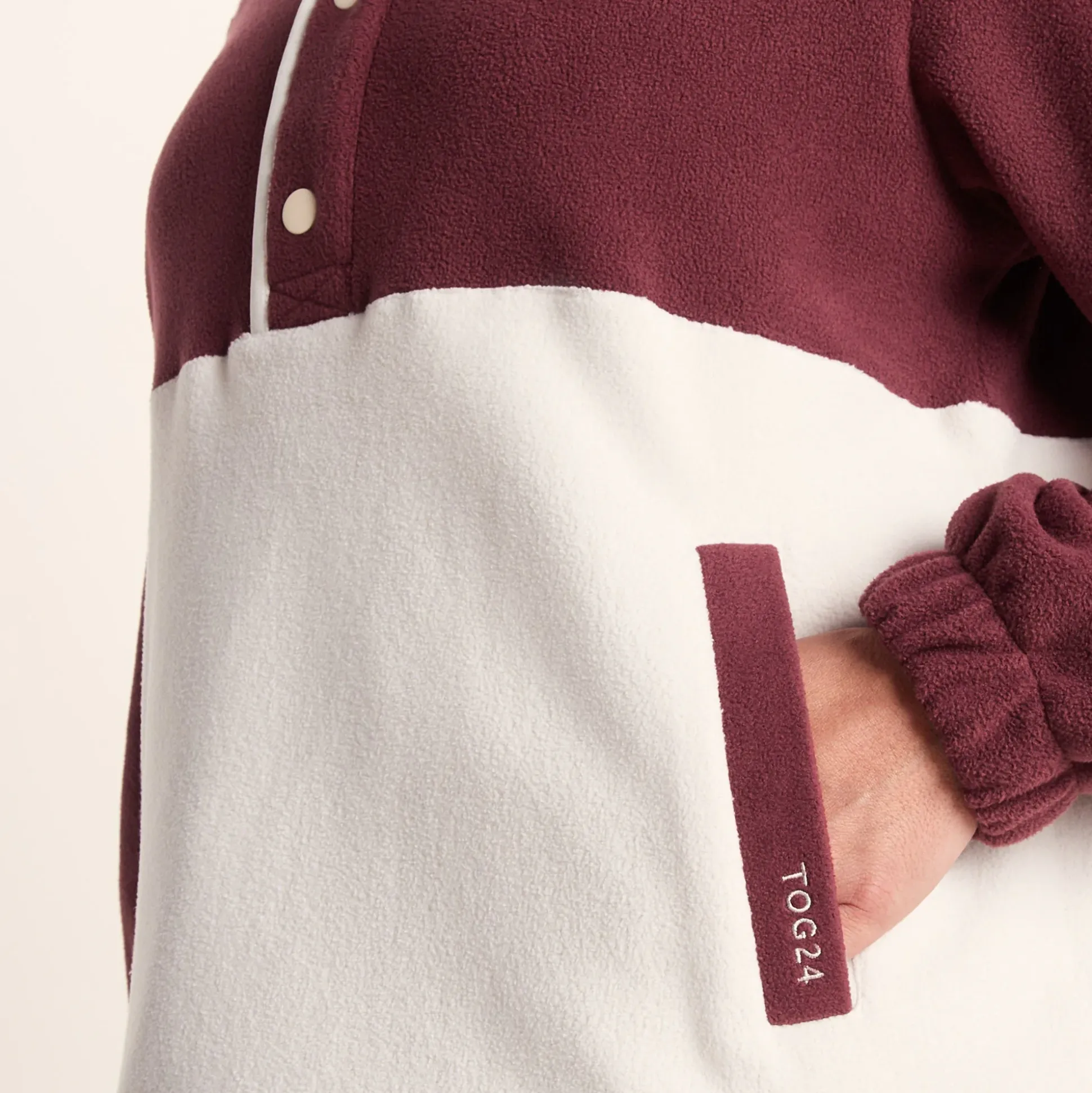 Symes Womens Relaxed Fit 1/2 Neck Microfleece Pullover - Vanilla/Burgundy