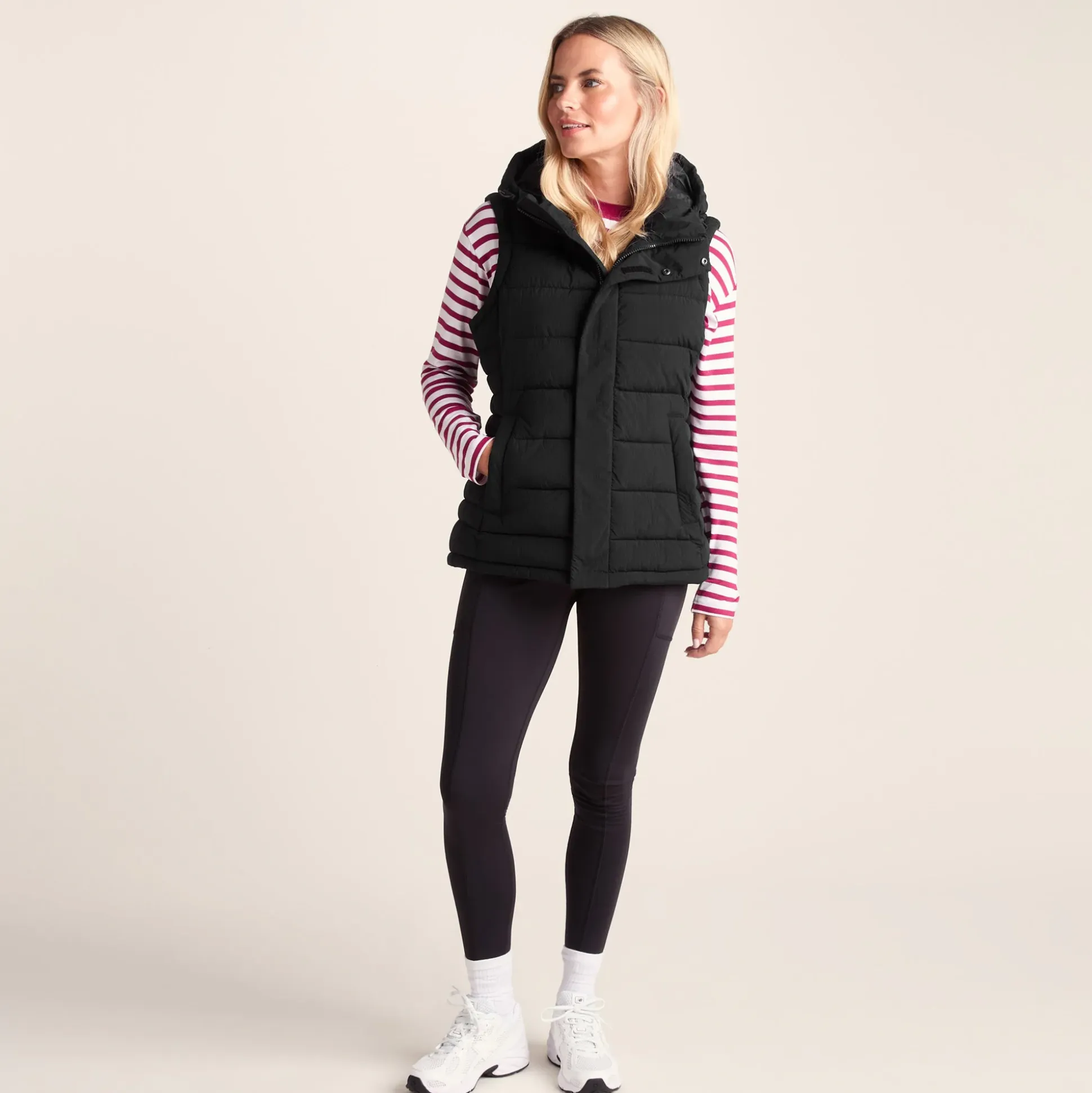 Wyness Womens Shower Resistant Insulated Jacket - Black